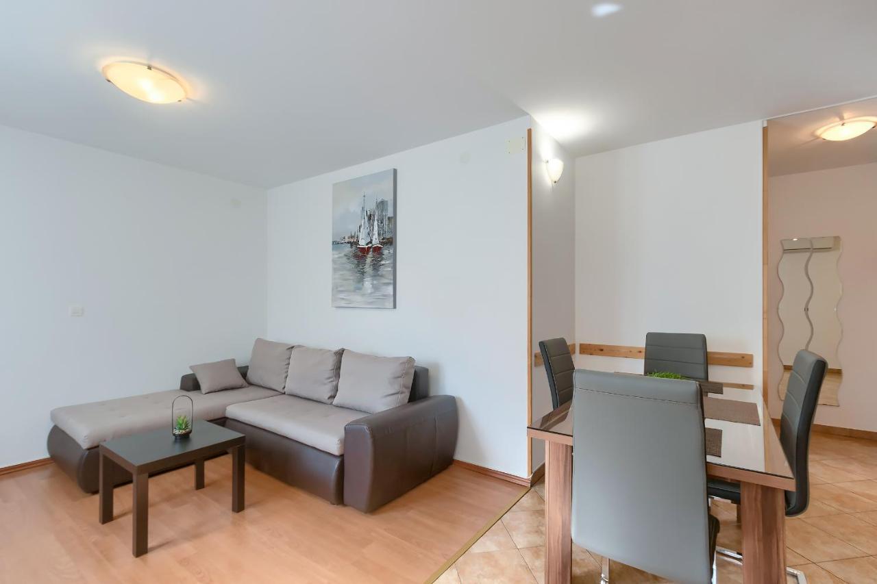 Apartments Gilly 1 Премантура Екстериор снимка
