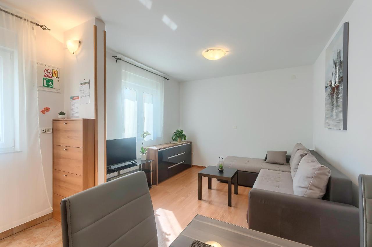 Apartments Gilly 1 Премантура Екстериор снимка