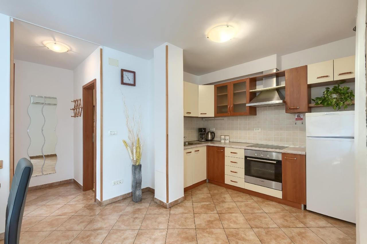 Apartments Gilly 1 Премантура Екстериор снимка